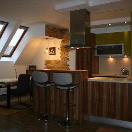 Enjoy 110Qm Apartment Im Historischen Zentrum Sopron Exterior foto