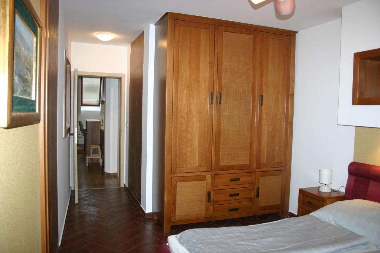 Enjoy 110Qm Apartment Im Historischen Zentrum Sopron Exterior foto