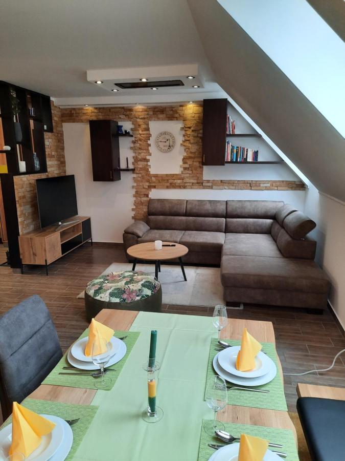 Enjoy 110Qm Apartment Im Historischen Zentrum Sopron Exterior foto