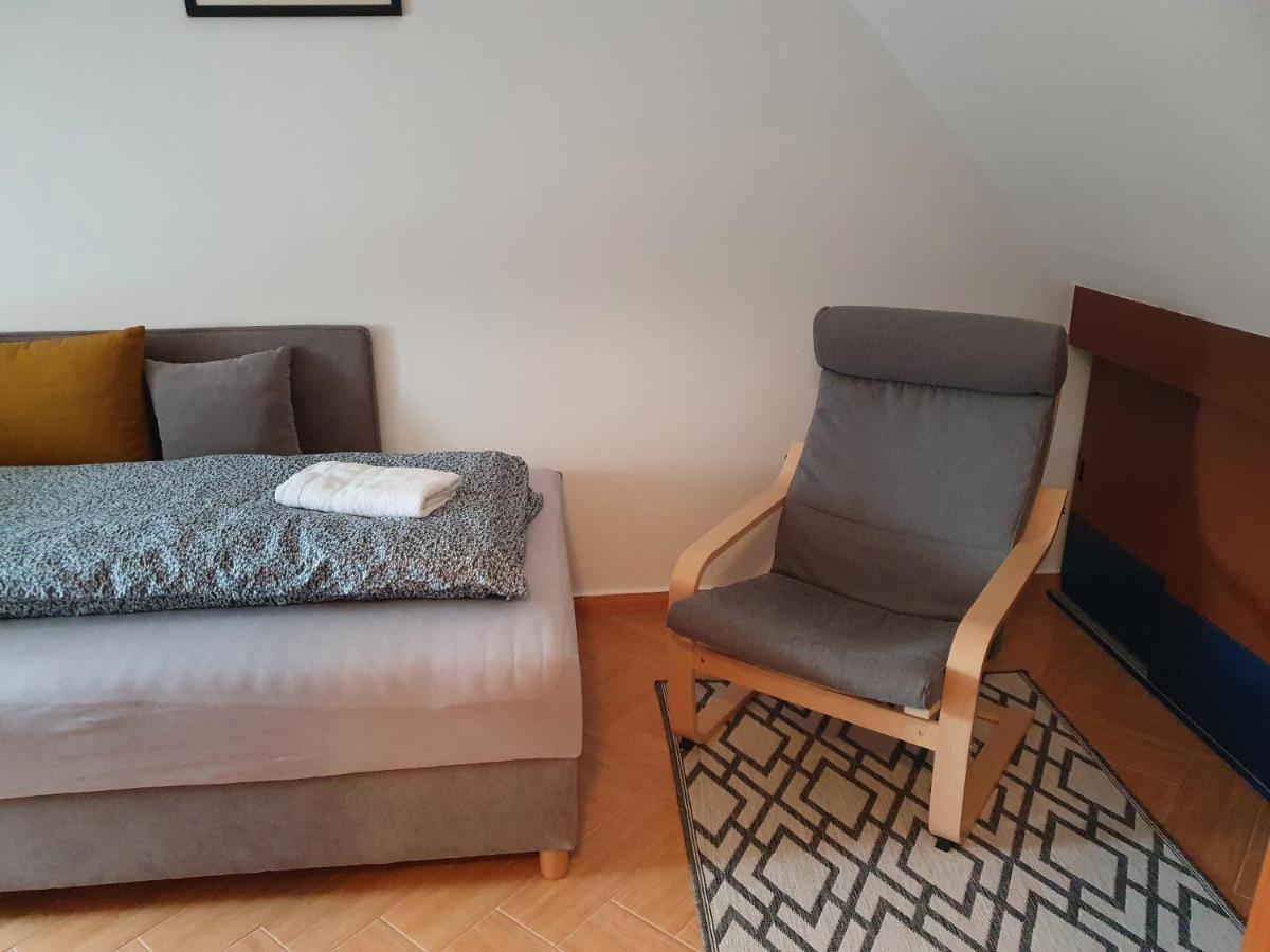 Enjoy 110Qm Apartment Im Historischen Zentrum Sopron Exterior foto