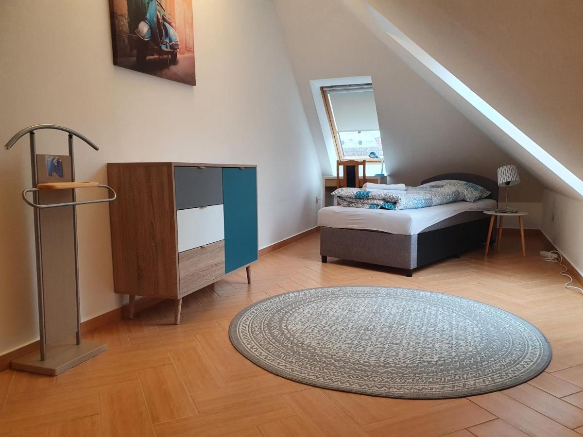 Enjoy 110Qm Apartment Im Historischen Zentrum Sopron Exterior foto
